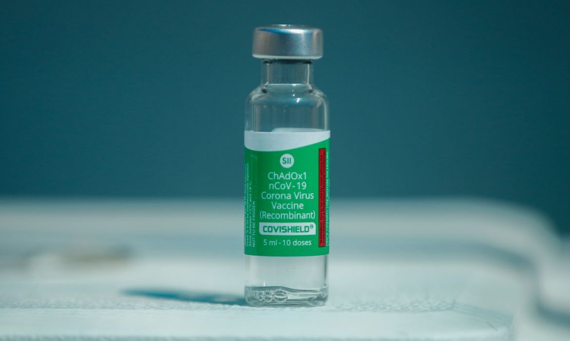 vacina_de_oxford_astrazeneca_2701214147_1 (1)