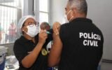 Vacinação de profissionais da segurança é ampliada para faixa dos 45 a 49 anos na Bahia