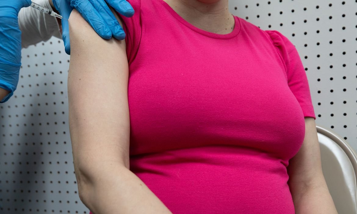 2021-03-16t230555z_1_lynxmpeh2f1qe_rtroptp_4_health-coronavirus-israel-vaccine-pregnancy