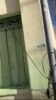 “Cidade dos fios soltos”: fiação solta em ruas centrais de Juazeiro atrapalha circulação de pedestres; Semaurb diz que notificou empresas de telefonia e internet