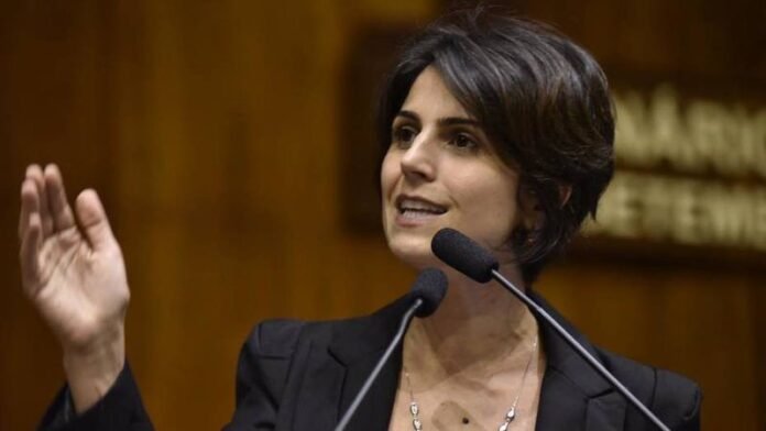 manoela d avila