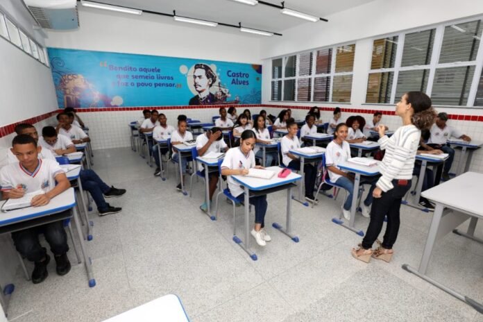 professores.-Foto-Divulgacao-SEC-1068x712