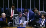 Com 323 votos a favor e 119 contra, Câmara aprova projeto de lei de taxação para super-ricos; texto segue para Senado