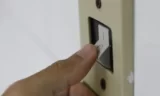 Sem energia elétrica desde a noite da última quarta-feira (8), moradores de Conchas, Maniçoba, em Juazeiro, reclamam da da falta de assistência da Coelba