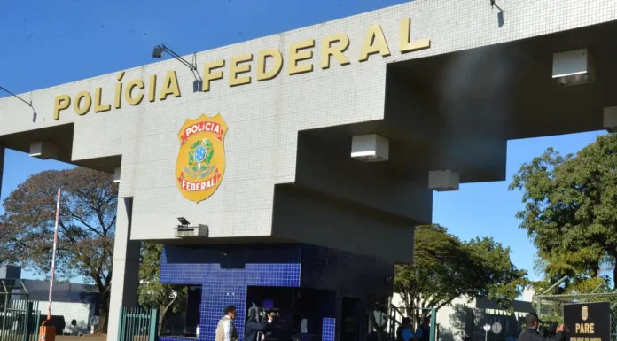 PF deflagra segunda fase da Operação Raiz de Papel com prisão do irmão de advogada e apreensão de veículos