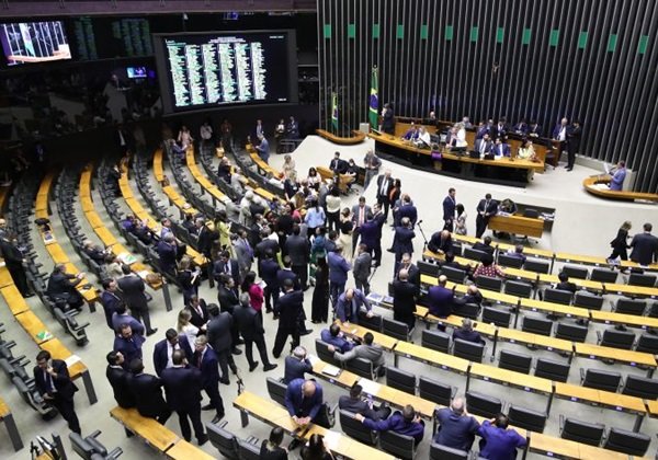 Plenario-da-Camara-dos-Deputados