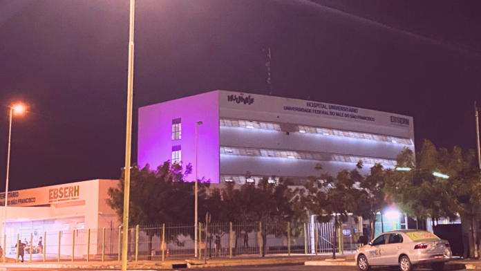 Fachada HU-Univasf - Outubro Rosa