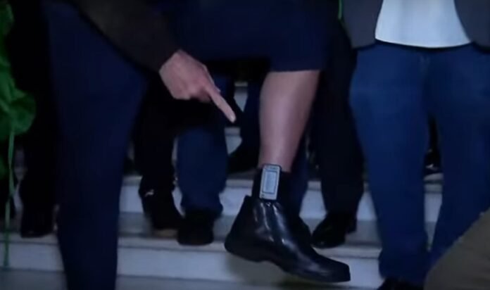 bolsonaro_tornozeleira