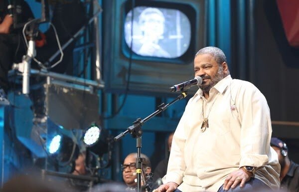 Arlindo Cruz, cantor, compositor e multi-instrumentista, morre aos 66 anos