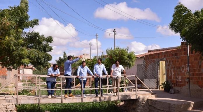 Visita técnica da Prefeitura de Juazeiro busca soluções para problemas relacionados ao Canal Malhada, entre os bairros Alto do Cruzeiro, Alto do Alencar e Monte Castelo