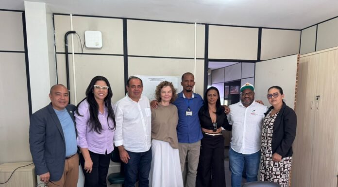 Moradores do Sol Levante se reúnem com representantes do Ministério do Desenvolvimento Agrário e Agricultura Familiar e do INCRA em busca de solução para reintegração de posse