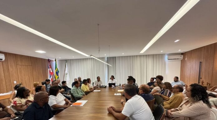 “Cogestão é diferente de terceirização”: Prefeitura de Juazeiro apresenta modelo de cogestão para representantes da Saúde Municipal