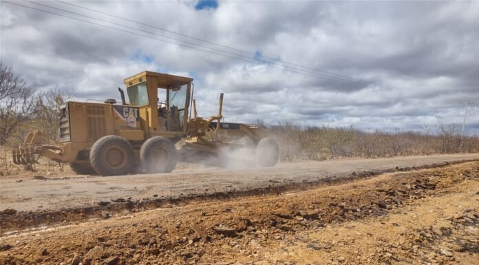Prefeitura de Juazeiro realiza requalificação asfáltica no acesso ao Distrito do Junco