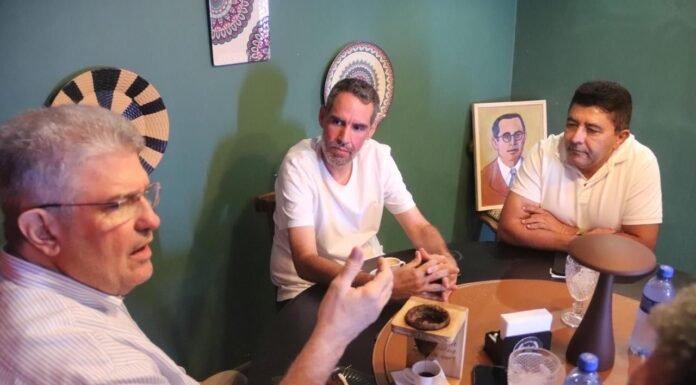 Prefeito Anisio Viana reforça compromisso na defesa dos produtores de frutas de Casa Nova