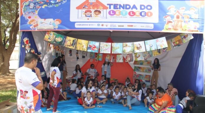 Tenda do LET/LEEI diverte e educa crianças da educação infantil, em Sobradinho