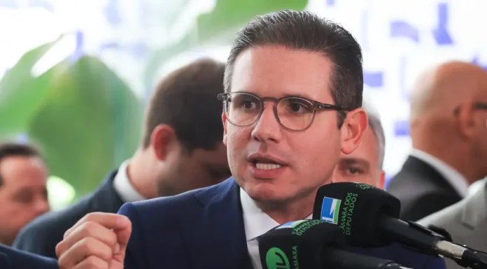 Motta envia pedido de afastamento de 15 deputados após motim na Câmara