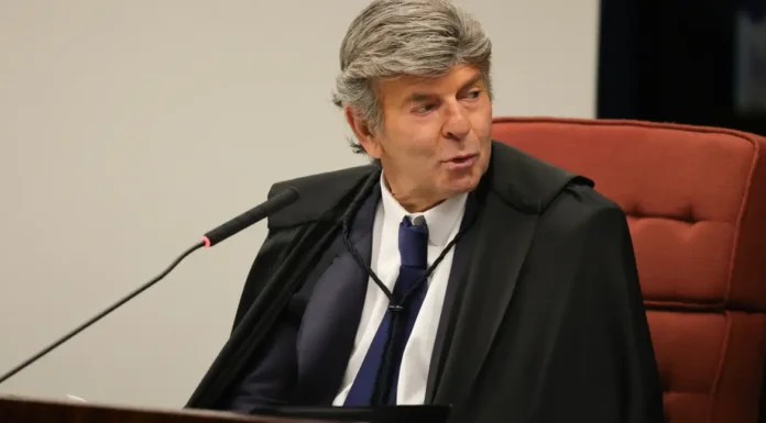 Fux absolve Bolsonaro dos cinco crimes da trama golpista