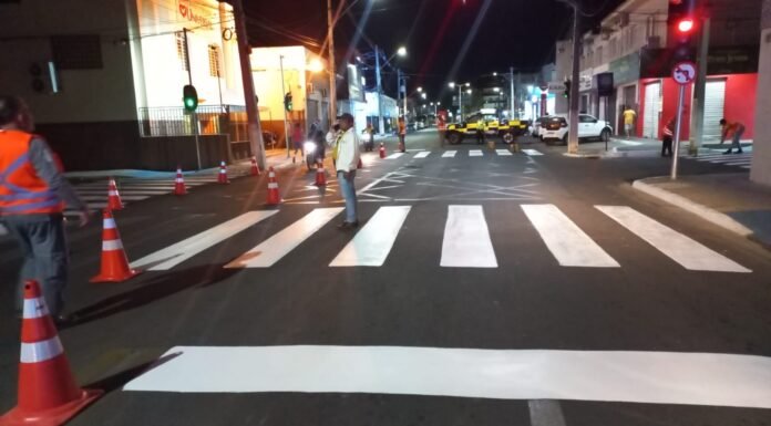 Juazeiro Limpa: Prefeitura de Juazeiro realiza requalificação na Sinalização das vias do Centro