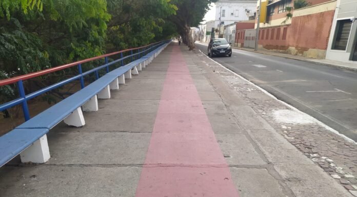 Pedestre relata insegurança com circulação de bicicletas na calçada da orla de Juazeiro: “é permitido?”; AMTT responde