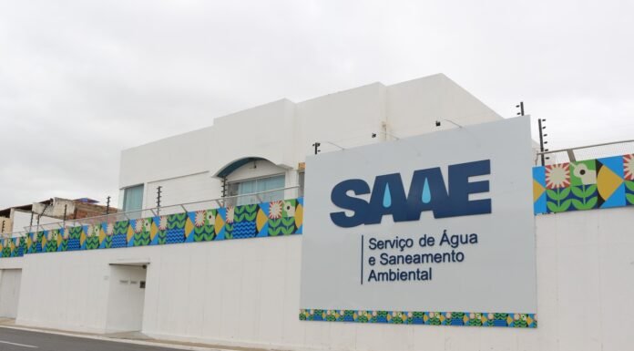 Moradores de comunidades do Salitre, Juazeiro, relatam dificuldades com o abastecimento de agua; SAAE diz que já está trabalhando para melhorar o serviço