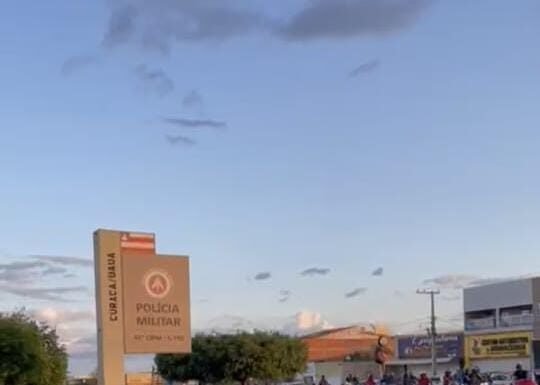 Revoltada, comunidade de Curaçá realiza protesto durante sepultamento do Jovem Caíque Santos, morto a tiros durante ação da PM; nova manifestação acontece amanhã (8)