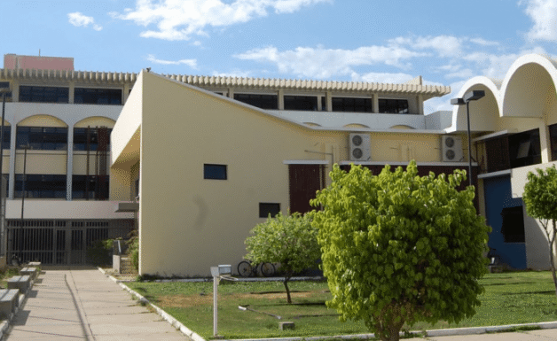 Após reclamação de alunos NTE-Sertão do São Francisco se manifesta sobre falta de professores substitutos no Colégio Modelo, em Juazeiro.
